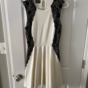 Bebe dress size M